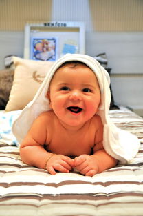 宝宝脐带脱落后有血痂正常吗